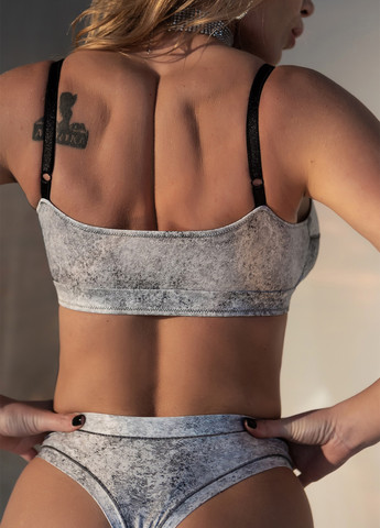 Світло-сірий демісезонний комплект білизни трусики стрінги та бюстгалтер без кісточок з м’якою чашкою TOTALFIT