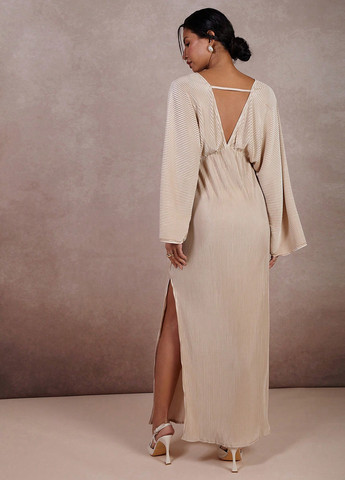 Кремова кежуал сукня оверсайз, плісована SHEIN однотонна