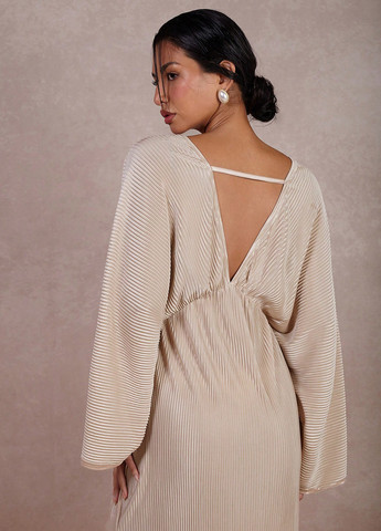 Кремова кежуал сукня оверсайз, плісована SHEIN однотонна