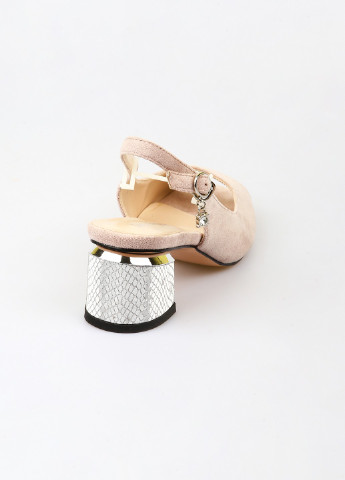 Пудровые босоножки Loris Bottega