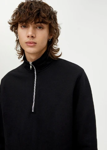 Чорний світшот Pull & Bear однотонний без декору (250302016)