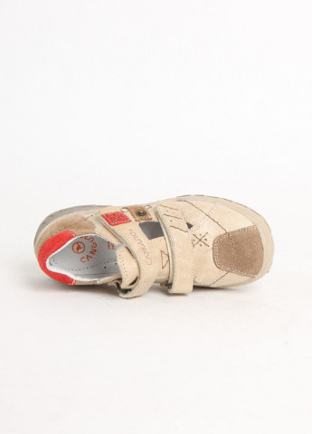 Бежевые туфли Canguro