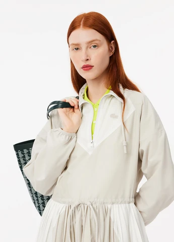 Серое кэжуал платье плиссированное Lacoste однотонное