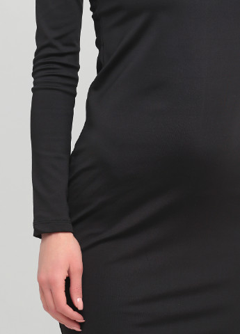 Черное кэжуал платье футляр Bebe Plus однотонное