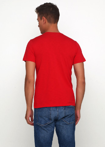 Красная футболка Dias