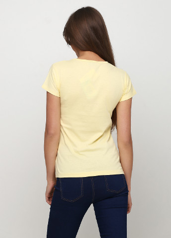 Желтая летняя футболка London Look
