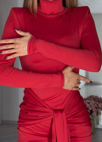 Темно-червона вечірня сукня силуетна, зі шлейфом No Brand однотонна