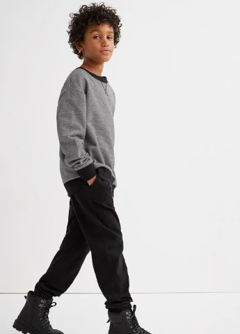 Черные брюки H&M