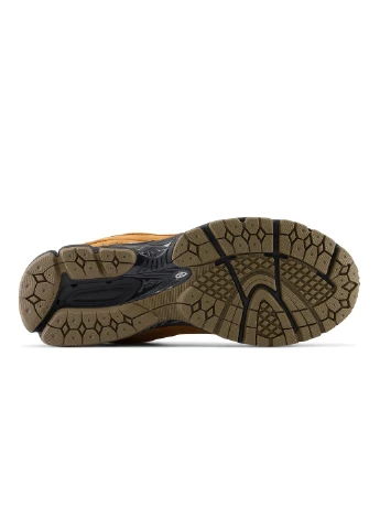 Бежеві кросівки m2002rei демісезон New Balance 2002R