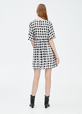 Чорно-білий кежуал сукня Pull & Bear в клітинку