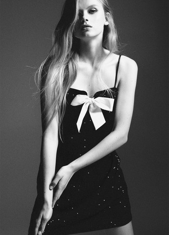 Черное праздничный, коктейльное, вечернее платье H&M однотонное