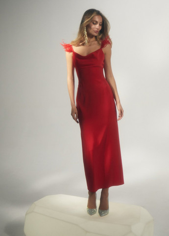 Красное вечернее платье с открытыми плечами Gepur однотонное