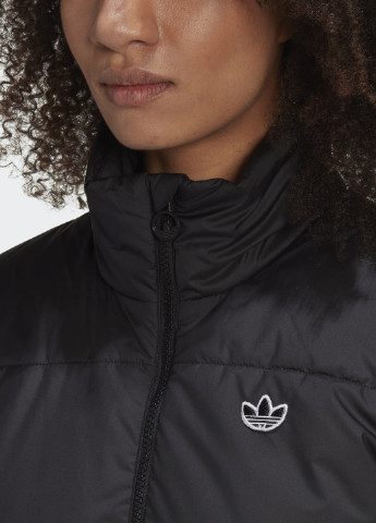 Черная летняя укороченная куртка puffer adidas