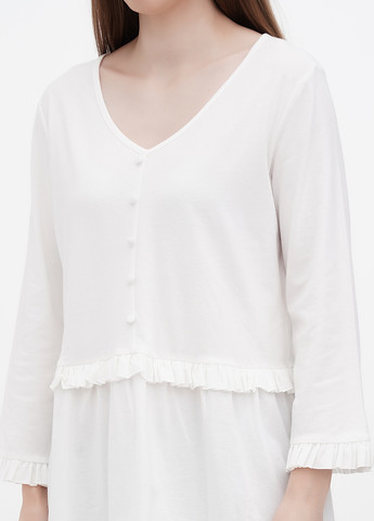 Молочна блузка з баскою Linea Tesini