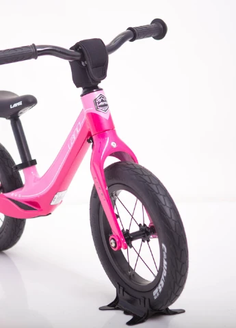 Итальянский Магниевый Беговел KIDS BALANCE BIKE WLN 1255 Розовый Hammer (251788287)