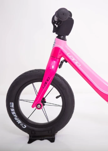 Итальянский Магниевый Беговел KIDS BALANCE BIKE WLN 1255 Розовый Hammer (251788287)