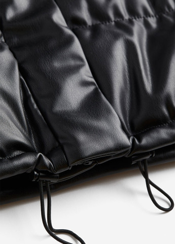 Черная демисезонная куртка H&M