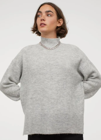 Светло-серый зимний вязаный свитер H&M