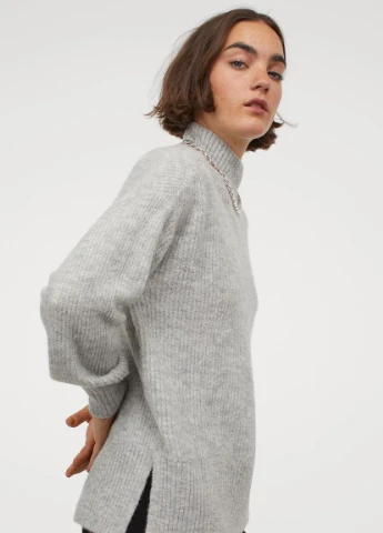 Светло-серый зимний вязаный свитер H&M