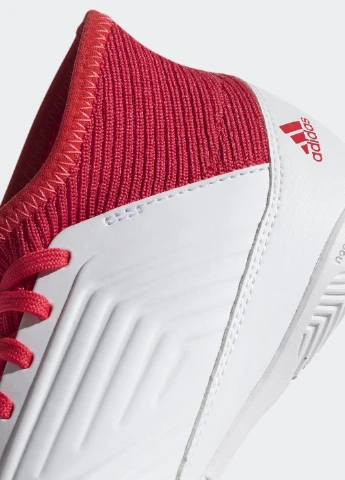 Цветные бутсы adidas