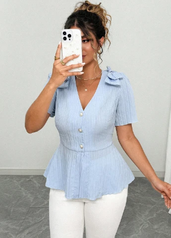 Блакитна блуза з баскою SHEIN