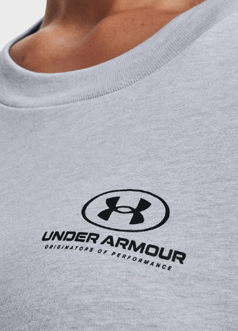 Светло-серая всесезон футболка Under Armour
