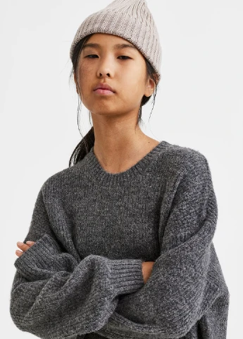 Серое платье H&M (260511518)