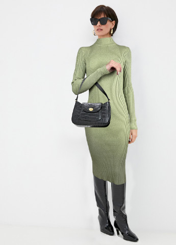 Зеленое кэжуал платье миди с люрексной нитью Moni&co однотонное