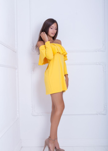 Желтое кэжуал удобное свободное платье со спущенными плечами и баской felisity жёлтый Podium однотонное