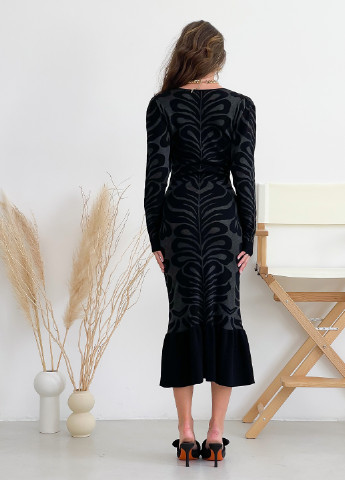 Черное вечернее миди платье the label с объёмными длинными рукавами годе, футляр Keepsake однотонное