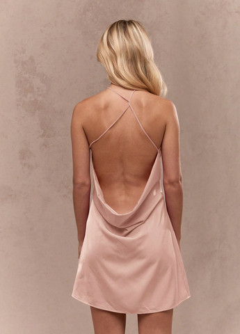Светло-розовое коктейльное, вечернее платье с открытой спиной SHEIN однотонное