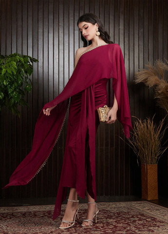 Бордовое вечернее платье на одно плечо SHEIN однотонное