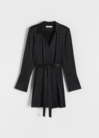 Комбинезон Reserved комбинезон-шорты однотонный чёрный кэжуал вискоза