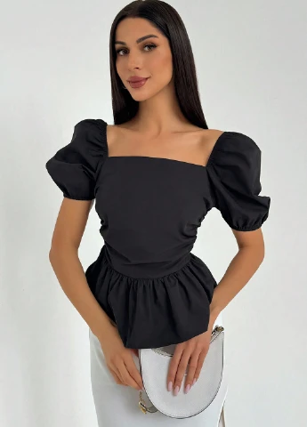 Чорна блуза з баскою SHEIN