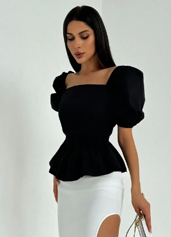 Чорна блуза з баскою SHEIN