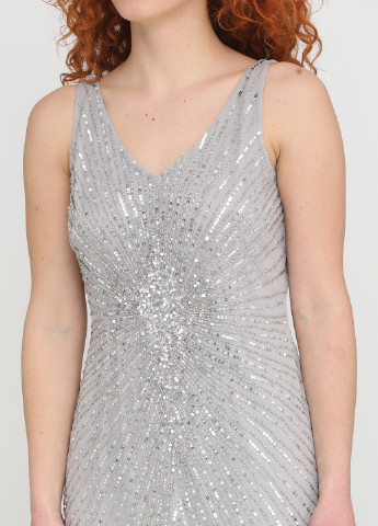 Светло-серое коктейльное платье Lace & Beads однотонное