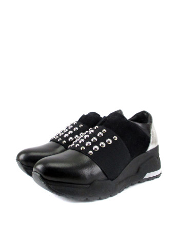 Черные осенние женские кроссовки Twenty Two с металлическими вставками