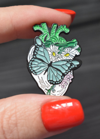 Металевий значок, пін, брошка "Серце з метеликом Westwood Decor (252718853)