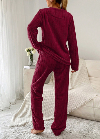 Бордовая зимняя пижама (свитшот, брюки) SHEIN