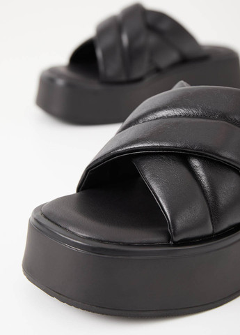 Черные шлепанцы Vagabond