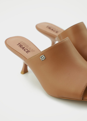 Коричневые шлепанцы Respect с брошкой