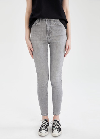 Серые демисезонные скинни, укороченные джинсы DeFacto