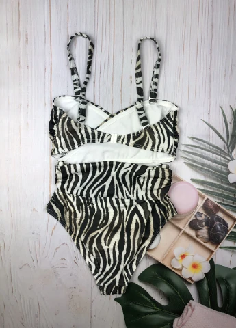 Оливковий літній суцільний купальник суцільний Asos