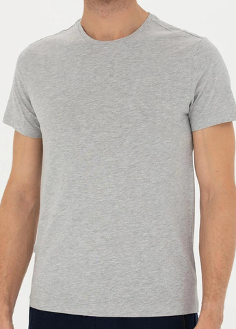 Серая футболка Pierre Cardin