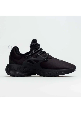 Черные всесезонные кроссовки Nike