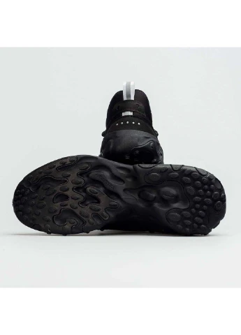 Черные всесезонные кроссовки Nike