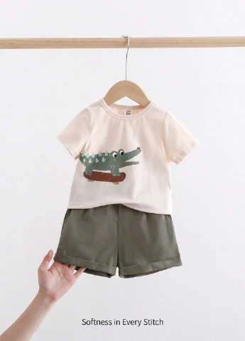 Зеленый летний комплект (футболка, шорты) SHEIN