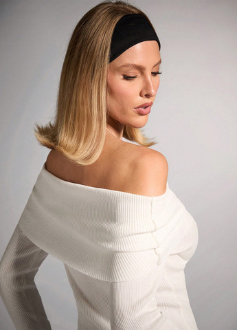 Молочний демісезонний светр SHEIN