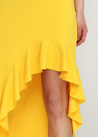 Желтое коктейльное платье Boohoo Boutique однотонное