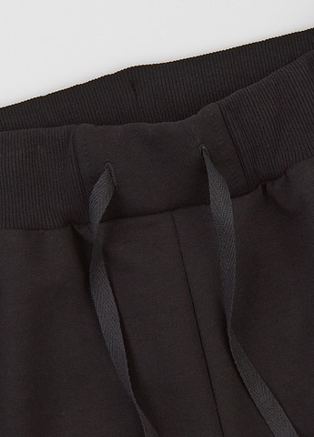 Чорний демісезонний комплект (толстовка, шорти) Garnamama